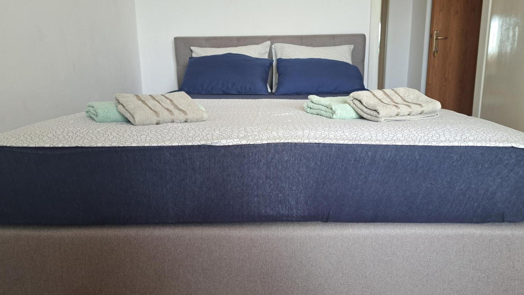Apartmani E&G 德拉马利 外观 照片